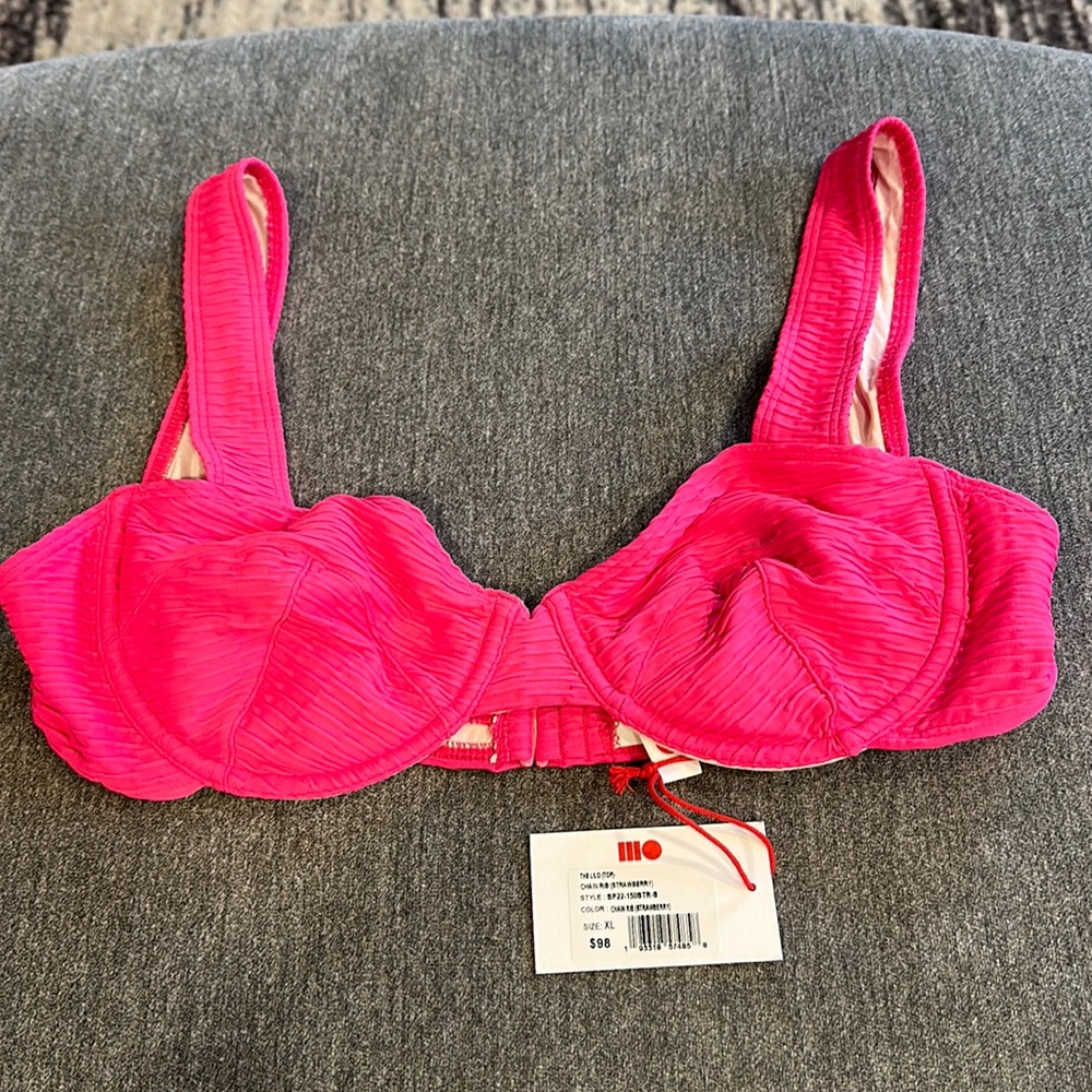 Solid & Striped pink bikini top